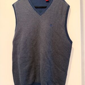 Izod Men's Blue Textured V-Neck Sweater Vest